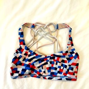 Lululemon free to be bra red white and blue size 4